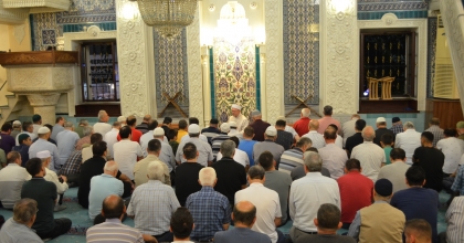 KANDİL GECESİNDE VATANDAŞLAR CAMİLERİ DOLDURDU