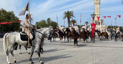 101'İNCİ YILINDA İZMİR’İN KURTULUŞU CANLANDIRILDI