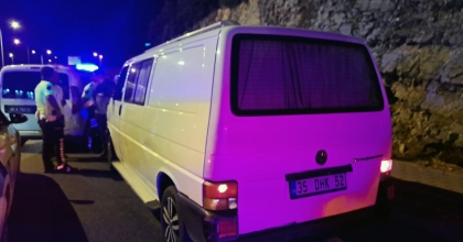 DUR İHTARINDAN KAÇAN ARAÇTA GÖÇMEN İDDİASI