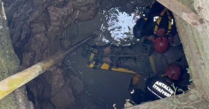 HALAT KOPUNCA KUYUYA DÜŞEN ADAM NEFES KESEN OPERASYONLA KURTARILDI