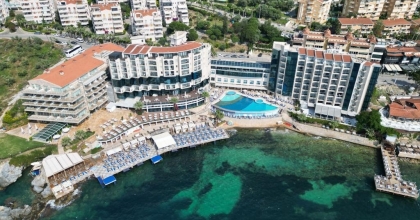 KUŞADASI’NA TURİST AKINI