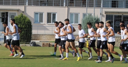 NAZİLLİ BELEDİYESPOR BURSASPOR'A HAZIRLANIYOR