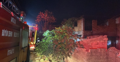 2 AY ARAYLA ÇIKAN YANGIN MAHALLELİYİ İSYAN ETTİRDİ