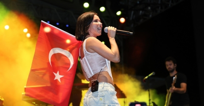 ÇÖMLEK FESTİVALİ'NDE INNA RÜZGARI