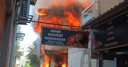 YANGINDA, EV ALEV TOPUNA DÖNDÜ