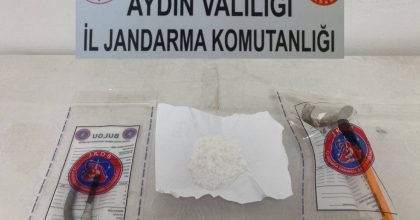 ŞÜPHELİ ARAÇTAN UYUŞTURUCU ÇIKTI