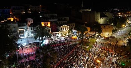 ÇEŞME FESTİVALİNDE EGE RÜZGARI
