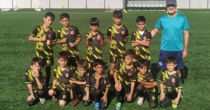 MİNİK FUTBOLCULARA TEMİZLİK DERSİ