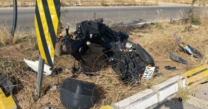 MOTOSİKLETLE OTOMOBİL ÇARPIŞTI