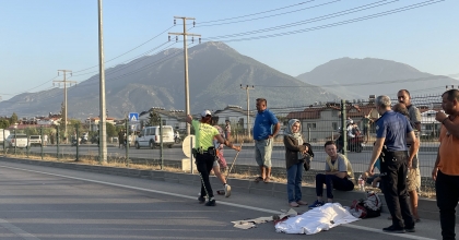 MOTOSİKLETLE YAYA GEÇİDİNDEN GEÇERKEN CANINDAN OLDU