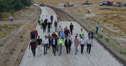 BÜYÜKŞEHİR'İN ASFALT SEFERBERLİĞİ SÜRÜYOR