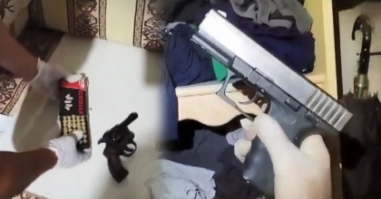 EV DEĞİL CEPHANELİK ÇIKTI, POŞET POŞET SİLAH ELE GEÇİRİLDİ