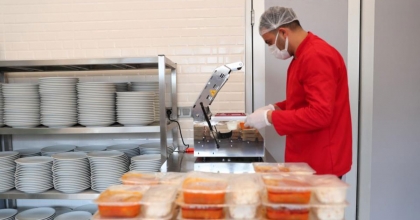 GARİBANA GÜNDE İKİ ÖĞÜN YEMEK