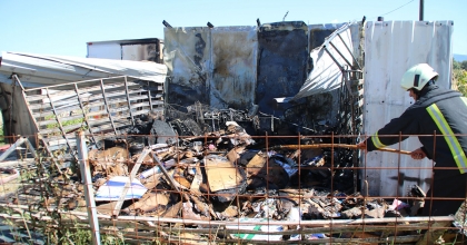 GEDİZ’DE ELEKTRİK TELLERİ TARLA YANGININA SEBEP OLDU