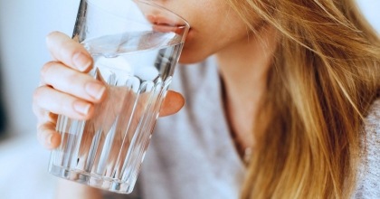 GÜNDE KAÇ BARDAK SU İÇMELİ?