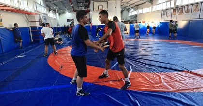 GÜREŞE SÜPER MERKEZDE HAZIRLANIYORLAR