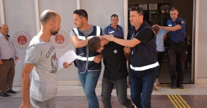 İZMİR'DE 100 LİRAYA ZEHİR SATIYORLARDI, POLİS YAKALADI  