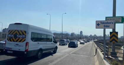 İZMİR’DE KİLOMETRELERCE TEKNOFEST KUYRUĞU  