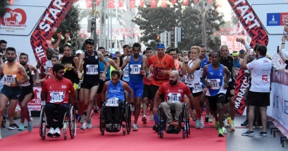 İZMİR’DE MARATON HEYECANI  