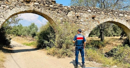 JANDARMADAN ‘TARİHİ YAPI’ NÖBETİ  