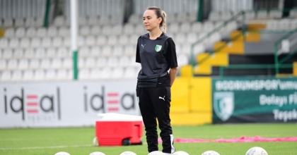 KADIN ANTRENÖR, FUTBOLA BAŞLADIĞI TAKIMIN BAŞINA GEÇTİ  