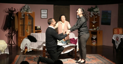 MERKEZEFENDİ KENT TİYATROSU PERDESİNİ AÇIYOR