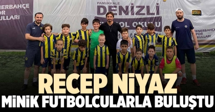 RECEP NİYAZ, MİNİK FUTBOLCULARLA BULUŞTU