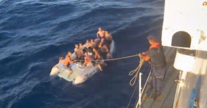 MOTOR ARIZALANINCA DENİZDE SÜRÜKLENDİLER  