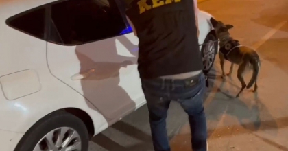 NARKOTİK KÖPEKLERİ YERİNİ GÖSTERDİ, ZULALANMIŞ UYUŞTURUCULAR YAKALANDI