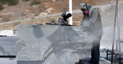 NEOPOLİS’TE MERMER BLOKLAR ŞEKİLLENMEYE BAŞLADI  