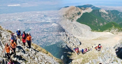 PAKDOS EKİBİ KARCI DAĞI ZİRVESİNDE