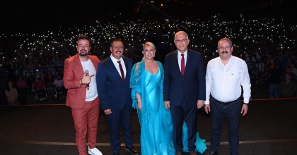 SALİHLİ’DE MUAZZEZ ERSOY İLE NOSTALJİ RÜZGARI