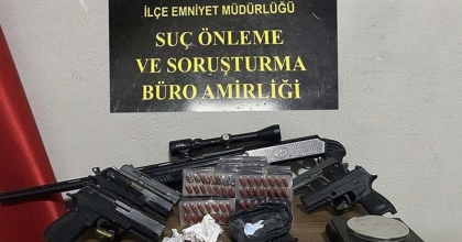 SUÇ MAKİNESİ KISKIVRAK YAKALANDI, EVİNDE CEPHANELİK ÇIKTI  