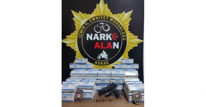 ŞÜPHE ÜZERİNE DURDURULAN ARAÇTA BİNLERCE SENTETİK HAP ÇIKTI