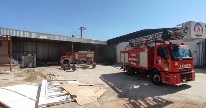 TEKSTİL ATÖLYESİNDEKİ YANGIN BÜYÜMEDEN SÖNDÜRÜLDÜ