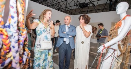 TÜRKİYE’NİN İLK TEKSTİL BİENALİ İZMİR’DE AÇILDI