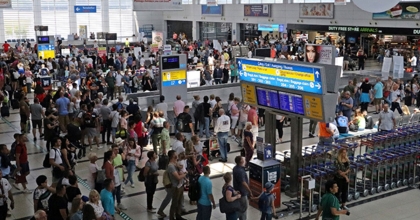 TÜRKİYE'YE İLK 8 AYDA 33,4 MİLYON TURİST GELDİ