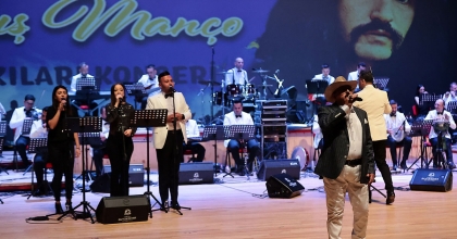 YAZ KONSERLERİ BARIŞ MANÇO İLE FİNAL YAPTI