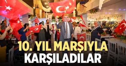 10. YIL MARŞIYLA KARŞILADILAR
