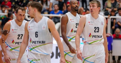 ALİAĞA PETKİMSPOR ZİRVEYE OYNUYOR