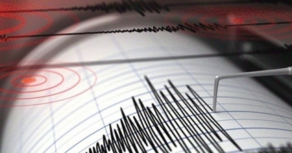 İZMİR'DE DEPREM