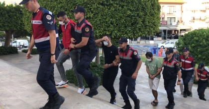 4 İLDE DÜZENLENEN OPERASYONDA 6 GÖÇMEN KAÇAKÇISI TUTUKLANDI