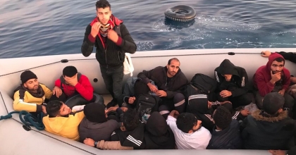 53 DÜZENSİZ GÖÇMEN YAKALANDI