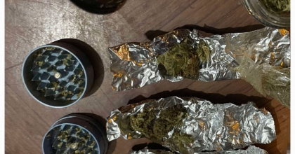 4 ŞÜPHELİNİN ÜSTÜNDEN UYUŞTURUCU ÇIKTI