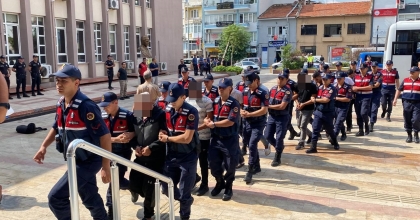 POLİSİN BIÇAKLANMASIYLA İLGİLİ GÖZALTINA ALINANLAR ADLİYEDE