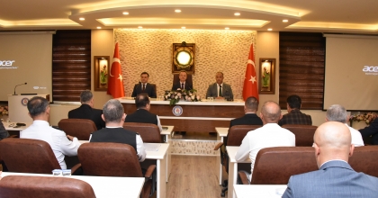 VALİDEN YENİLENEBİLİR ENERJİ VURGUSU