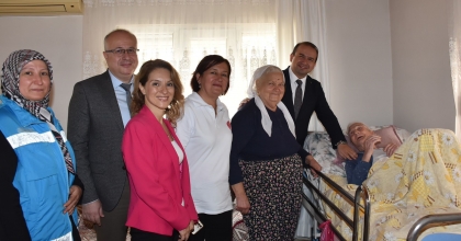 İL SAĞLIK MÜDÜRÜ YAŞLILARI UNUTMADI