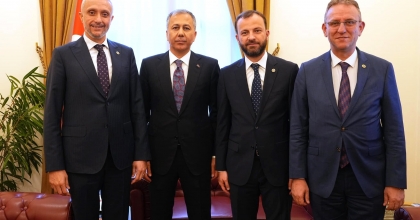 MİLLETVEKİLLERİNDEN BAKAN YERLİKAYA’YA GEÇMİŞ OLSUN ZİYARET