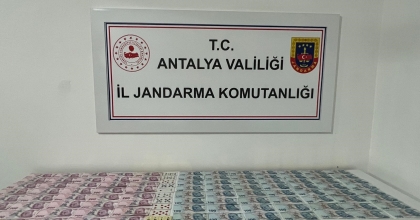 KASAP DÜKKANINDA KUMAR OYNARKEN YAKALANDILAR