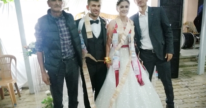 GELİN VE DAMADA 8 METRELİK PARA ZİNCİRİ